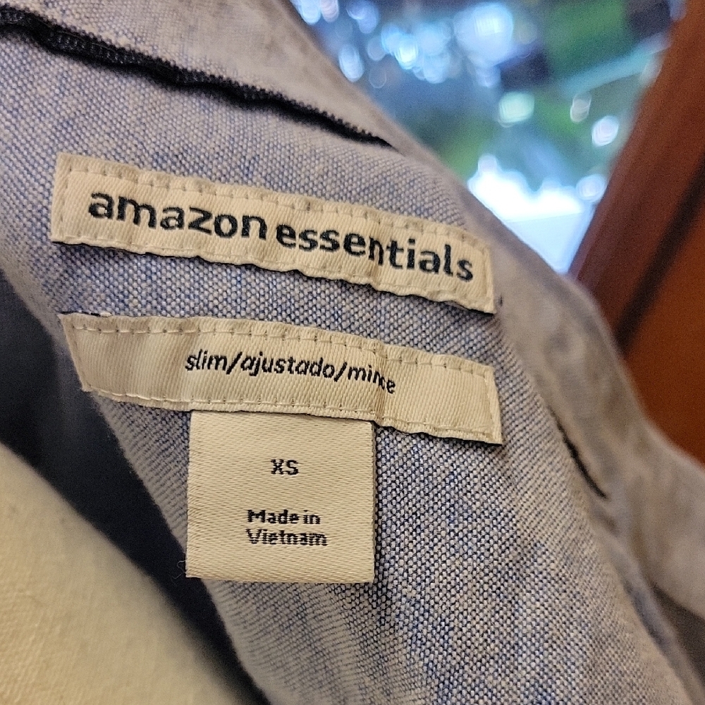 Amazon Essentials Blue Button Down Shirt Lightwei… - image 2